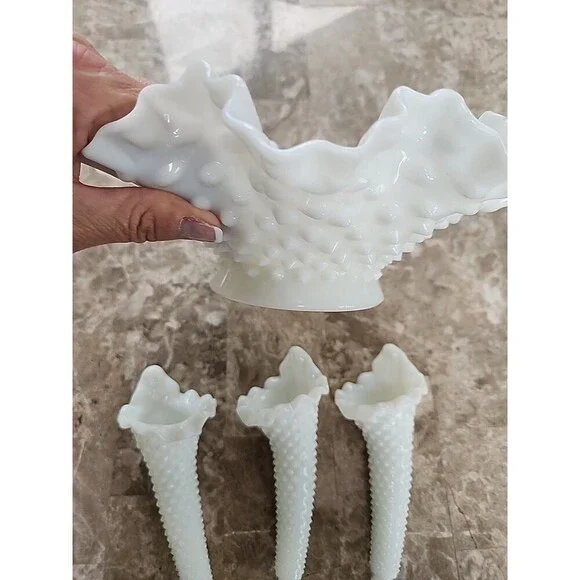Vintage White Milk Glass Hobnail 3 Horn Epergne, 7" Tall - Picture 4 of 5